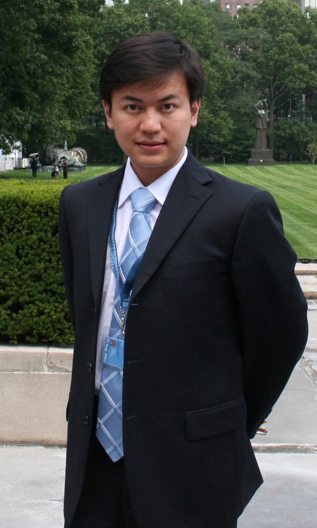 Li Yang, Assistant Professor of Marketing at  Cheung Kong Graduate School of Business