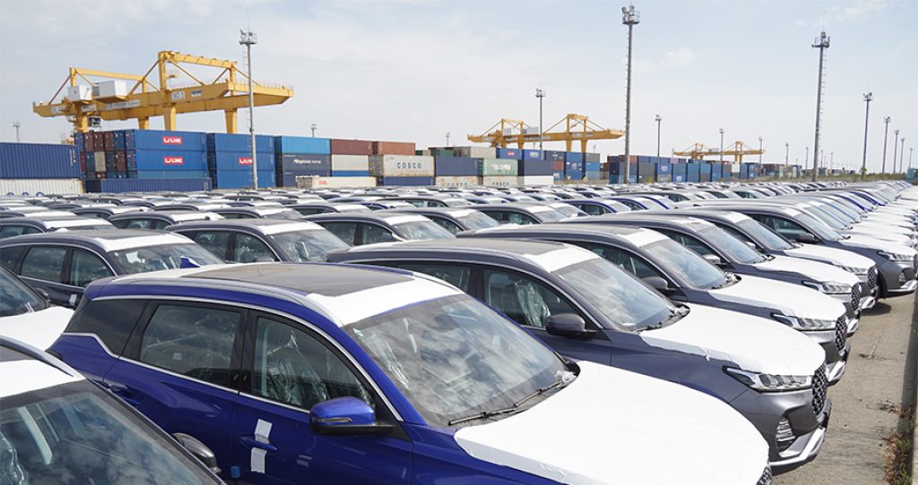 Global Auto Industry Shifts as Chinese EVs Rise - CKGSB Knowledge
