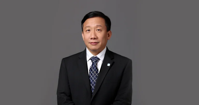 Portrait of the Dean and Distinguished Chair Professor of Finance at CKGSB, author of the article on corporate succession and building lasting family businesses.