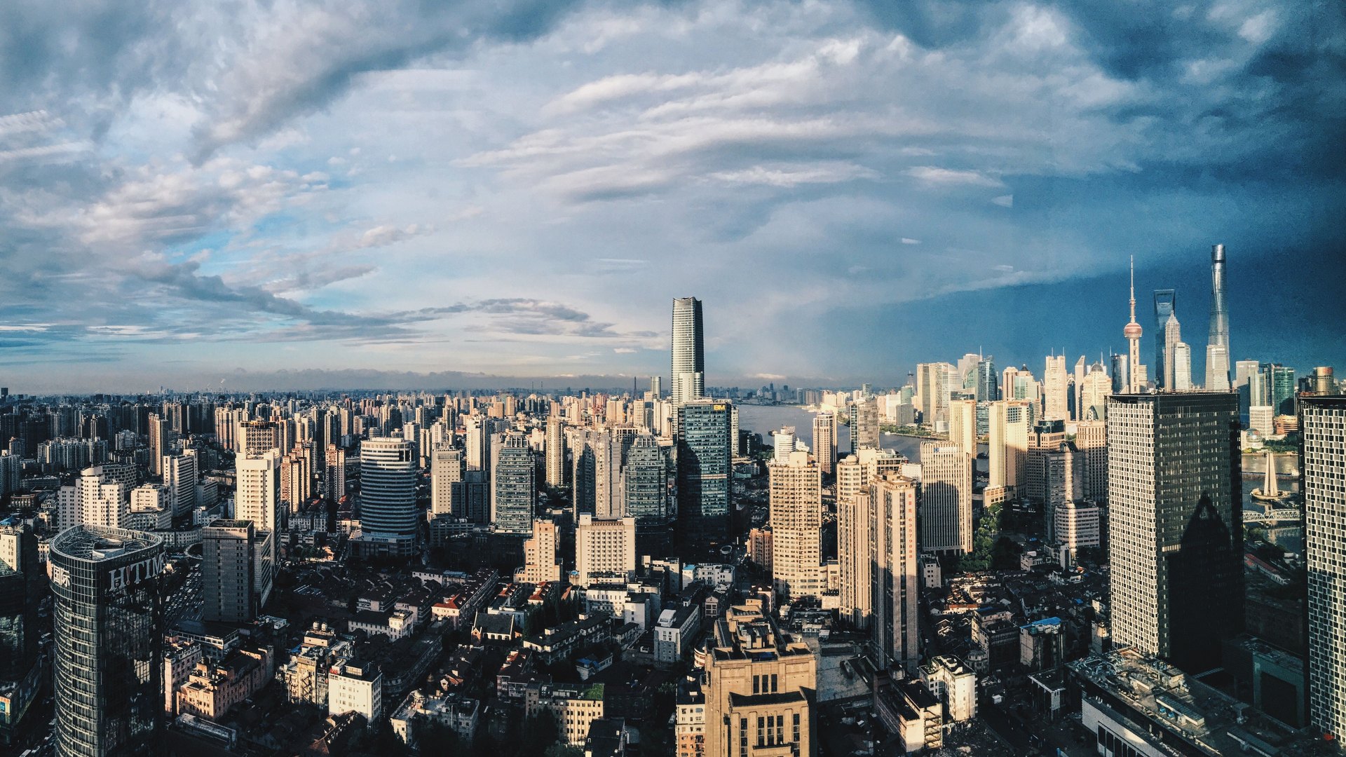 China shifts to high gear with new economic model