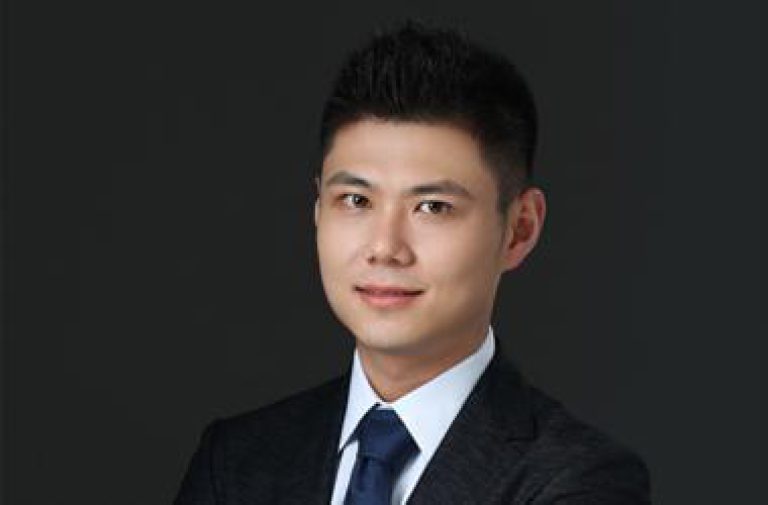 Hin LIU, The University of Hong KongChinaPre-MBA Industry: International Affairs