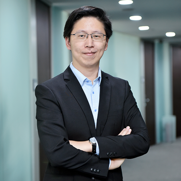 FAN Xinyu, Assistant Professor of Economics, Cheung Kong Graduate School of Business (CKGSB)PhD, University of California, Los Angles (UCLA)