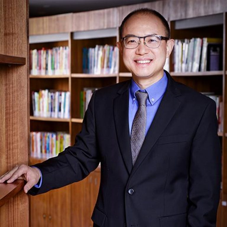 Ou-yang Hui - Dean’s Distinguished Chair Professor of Finance and Senior Associate Dean
