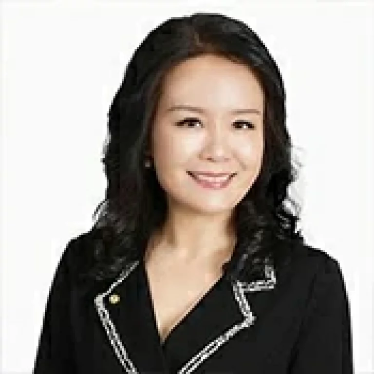 Katherine CHEN, Founder of Laurel International Group, CKGSB EMBA Alumni