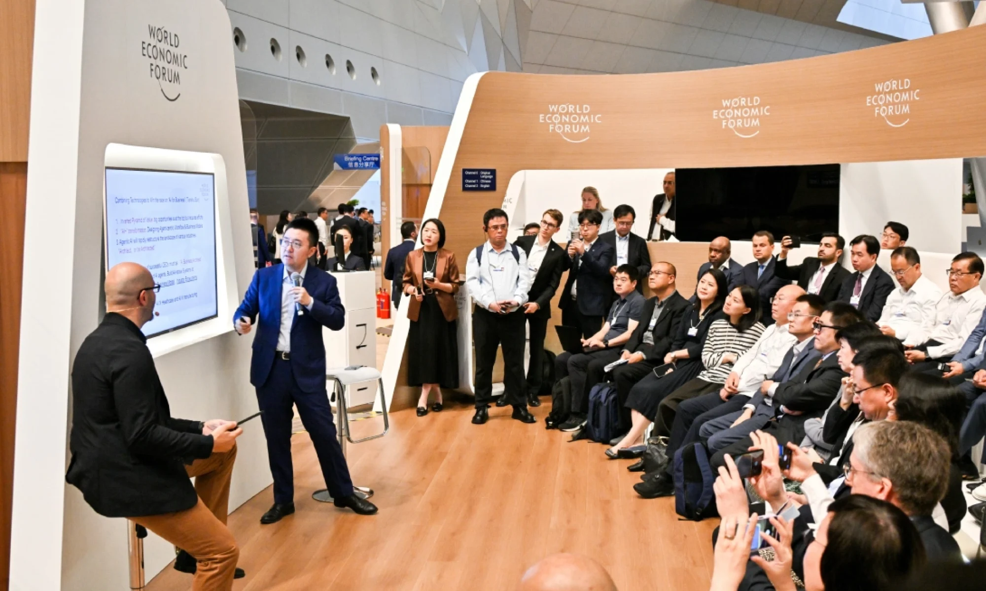 Professor Sun Tianshu speaking at WEF Summer Davos 2026 in Dalian, CKGSB Dean's Chair Professor of Information Systems